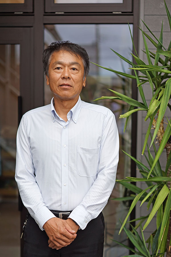 尾小山 欣也